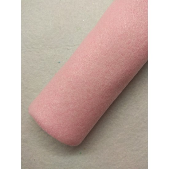 Фетр мягкий 1,5 мм (20*30 см) цв. светло-розовый,  цена за лист